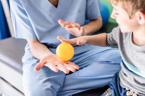 درمان ساختاری در معالجه کودکان مبتلا به مشکلات حسی حرکتی 